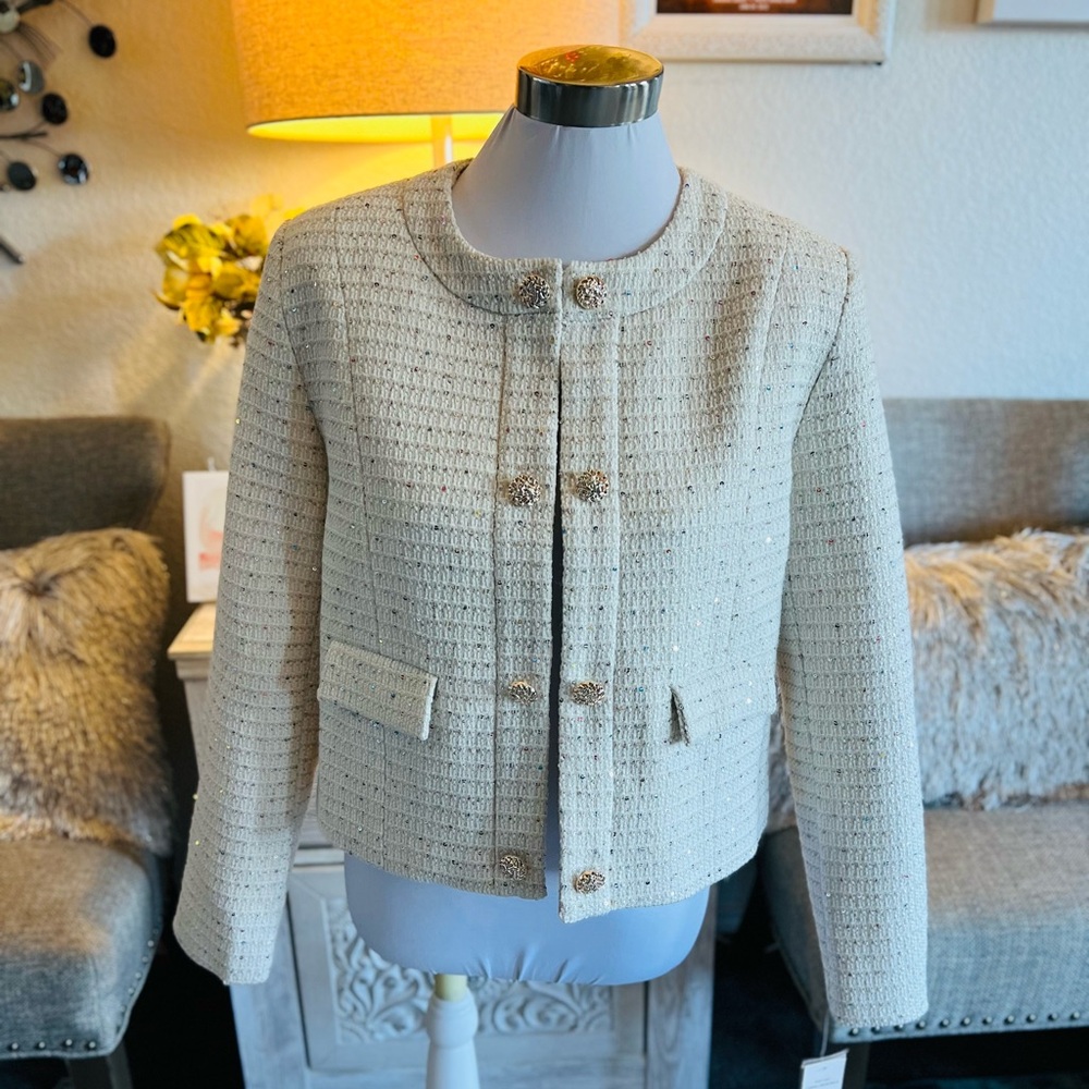 Elegant Cream Tweed Jacket - Picture 4 of 8